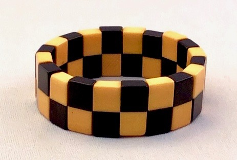BB209 black/corn checkerboard stretchie
